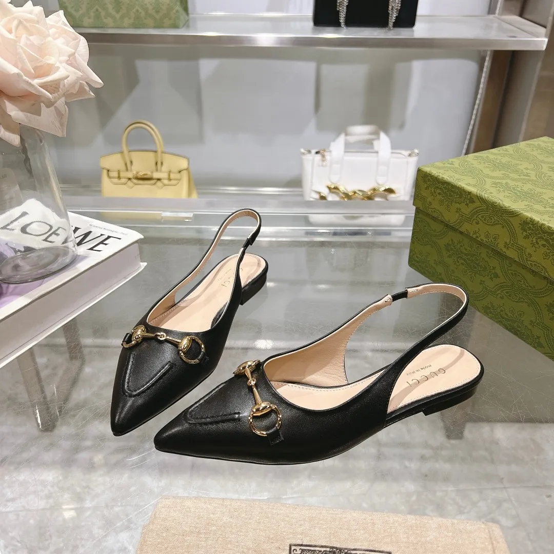 👟👟Ex-factory price 440👟👟 (genuine leather sole +40) Gucci Original GG canvas adds dazzling essence to these slingback pumps. Brown leather piping and light gold-toned hardware are complemented by beige and brown graphics. The pointed toe, elasticated straps and low heel all work together to create a comfortable fit. Upper: Made of first-layer imported patent cowhide/sheepskin lining. Outsole: Rubber non-slip outsole/genuine leather outsole. Size: 35-42 (34/41 42 customized, non-refundable)​